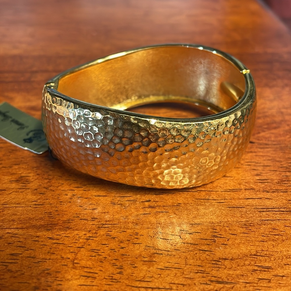 Vintage Premier Designs hinge gold tone bracelet. - Picture 2 of 3